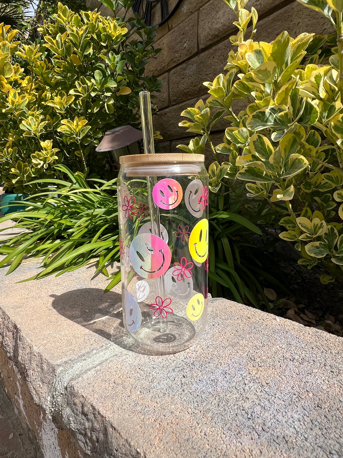 Glass Can - Holographic Smiley Face & Pink Daisies