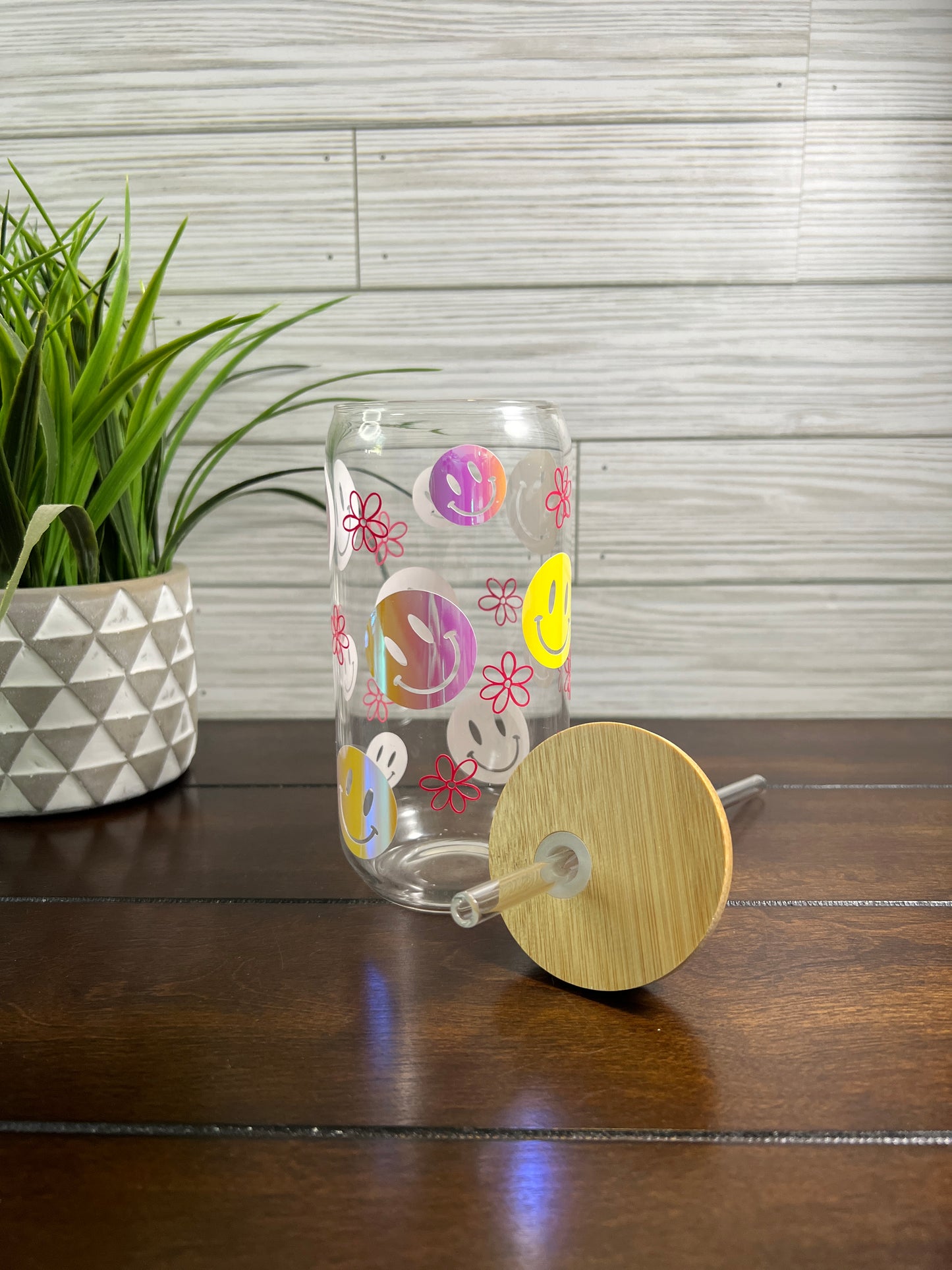 Glass Can - Holographic Smiley Face & Pink Daisies