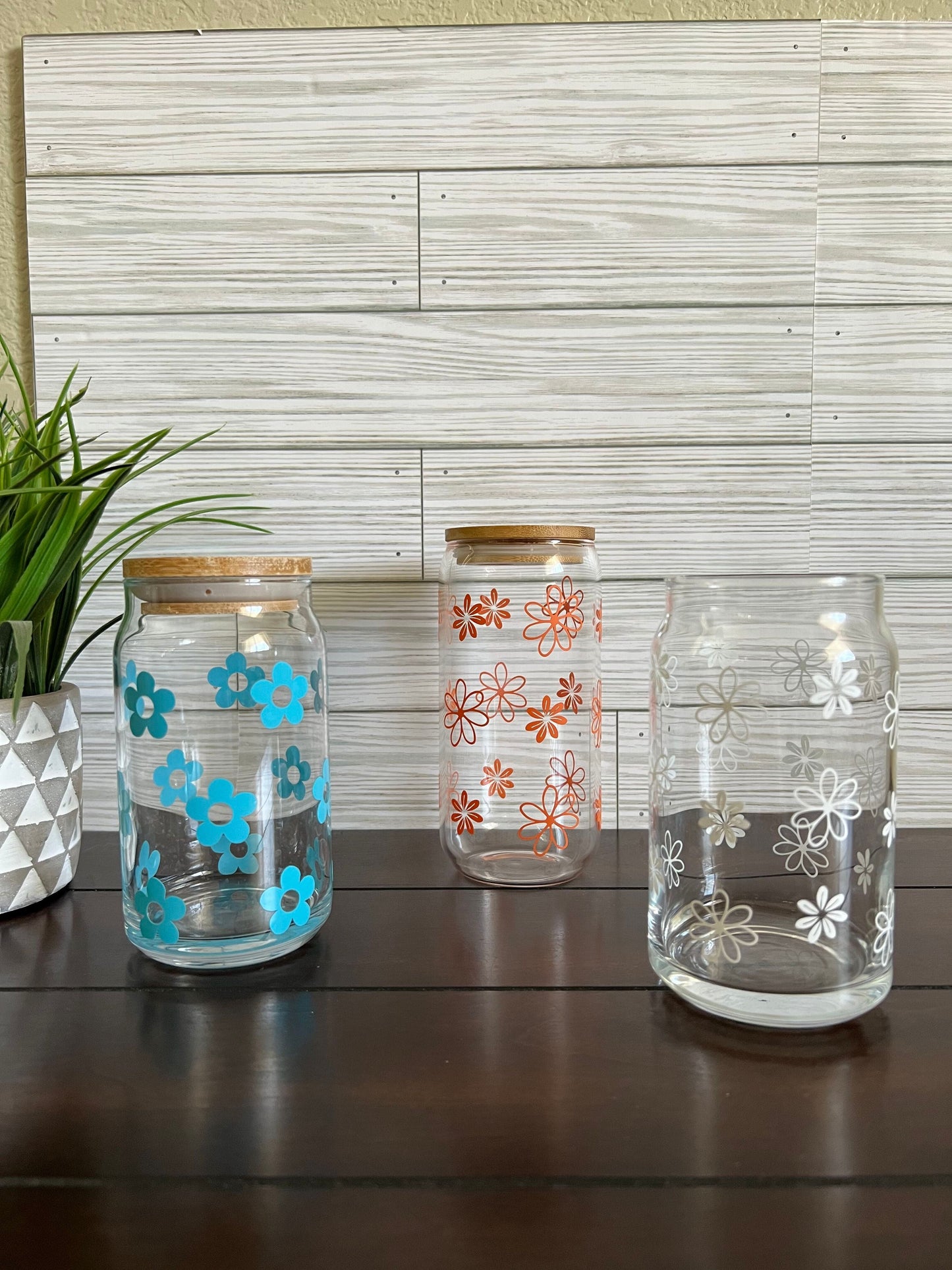 Glass Can - White Daisy Flowers